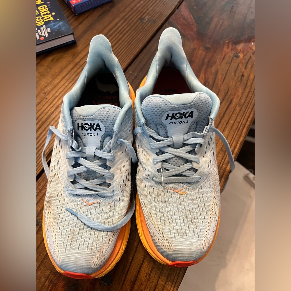 Hoka Clifton 8
